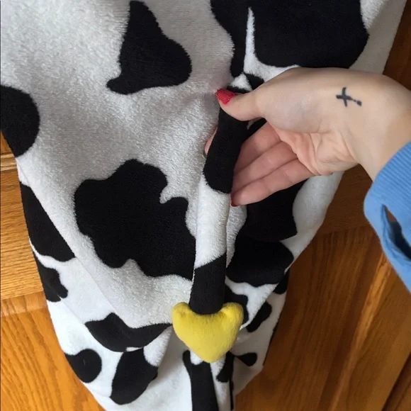 Cow Onsie - Picture 5 of 6